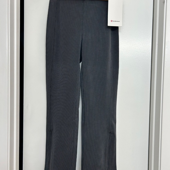 Lululemon Ribbed Softsteme Pant 25” - Picture 2 of 3